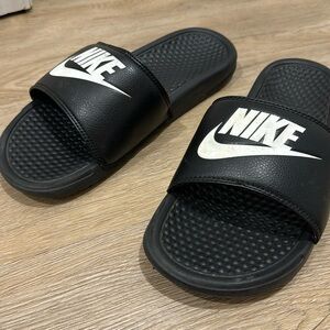 Nike slides